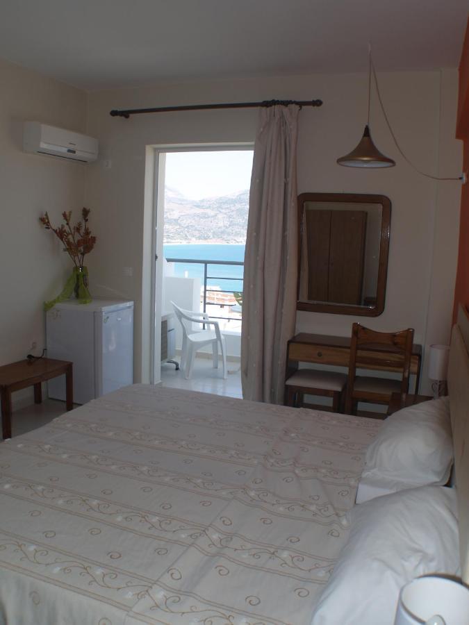 Iolkos Hotel Karpathos Ruang foto