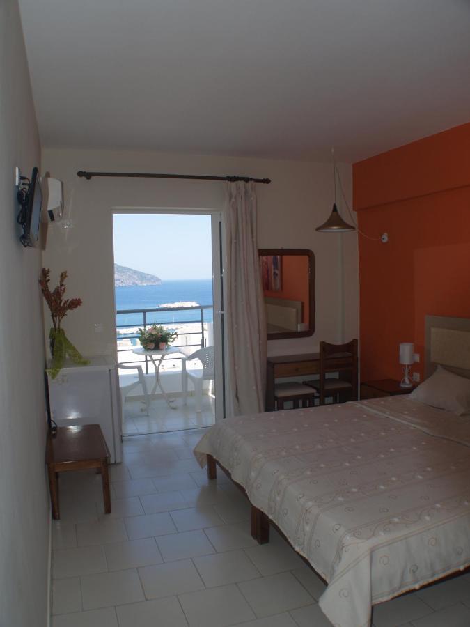 Iolkos Hotel Karpathos Ruang foto